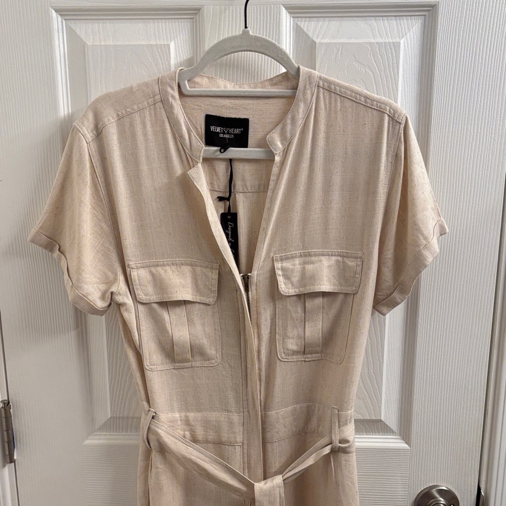 NWT - Velvet Heart Greyson Tan/Wheat Short Sleeve Linen Jumpsuit- Size L